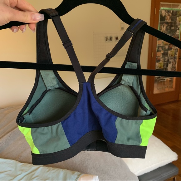 Victoria Secret knockout sports bra - Picture 4 of 5